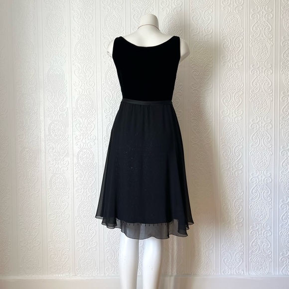 Vintage Valentino Night Silk & Velvet Hand Beaded Dress - Picture 8 of 15